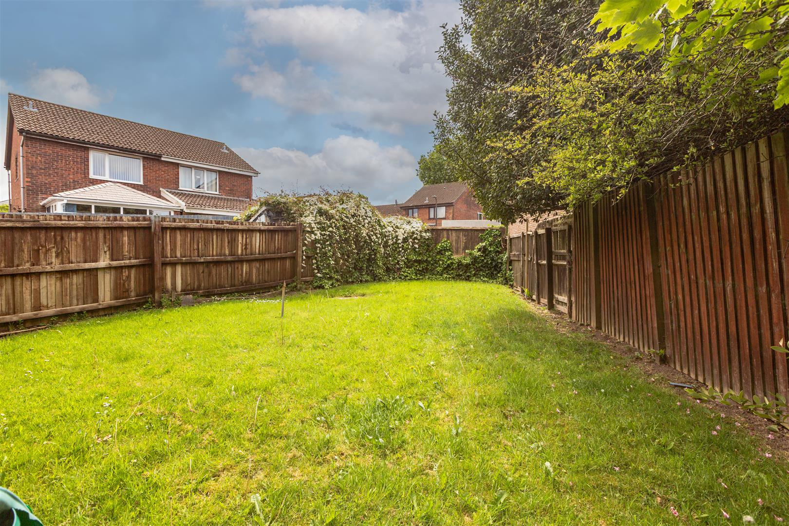 Y Llwyni, Llangyfelach, Swansea, SA6 6BL